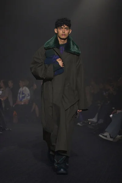 Look 2